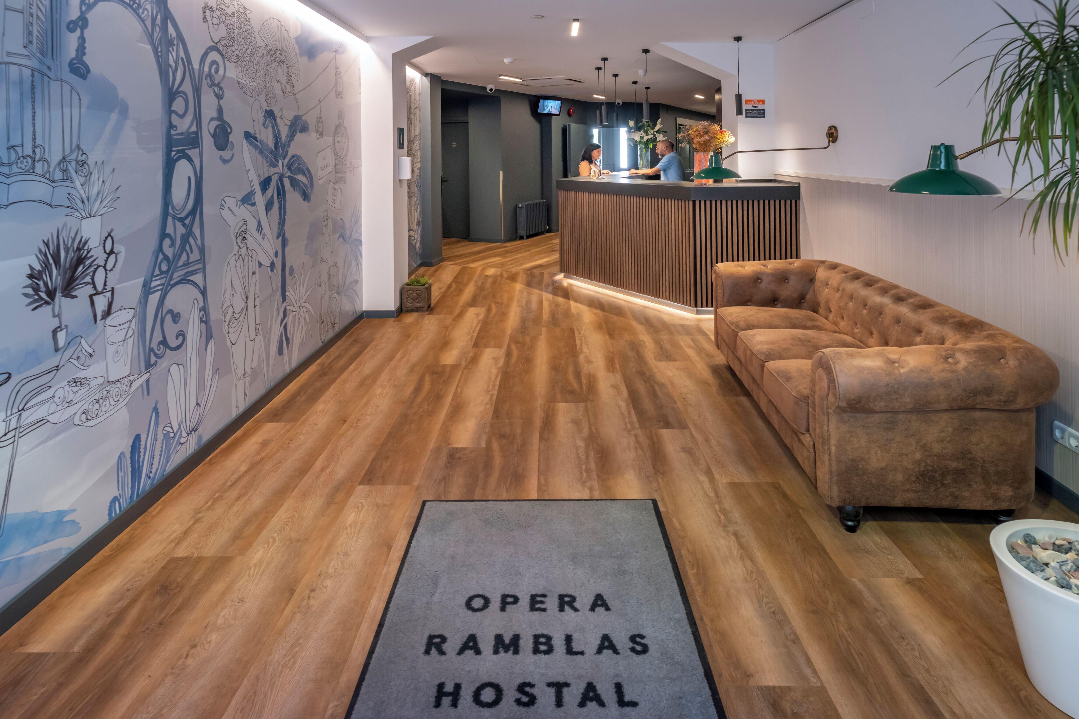 Hostal Operaramblas — Zdjęcia 1